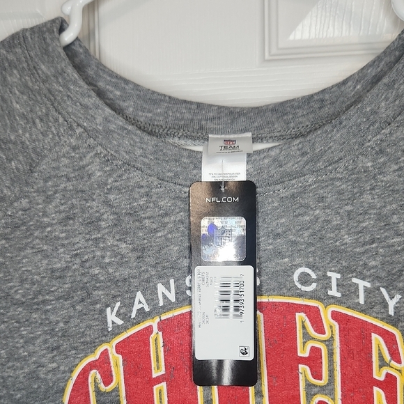 NFL Red and Gray Crew Neck Sweater - Picture 2 of 5